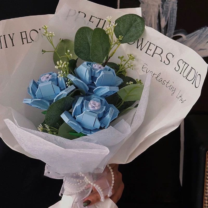 #พร้อมส่ง เซตช่อดอกกุหลาบฟ้า พร้อมของตกแต่ง (กระดาษห่อ, โบว์, ใบไม้ปลอม, การ์ด, ไฟตกแต่ง) ❄️
