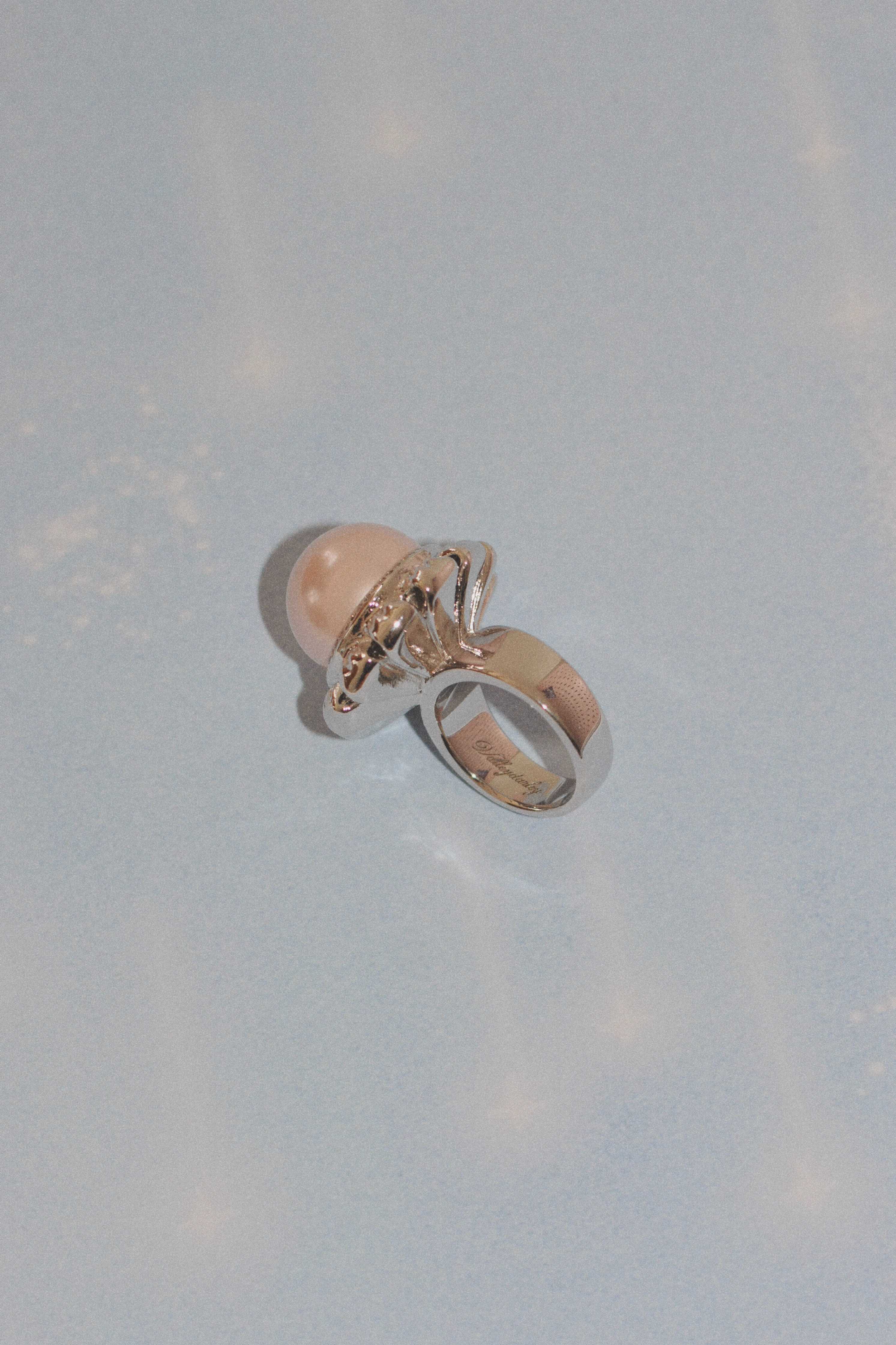 Rosette Ribbon Mother of Pearl Ring