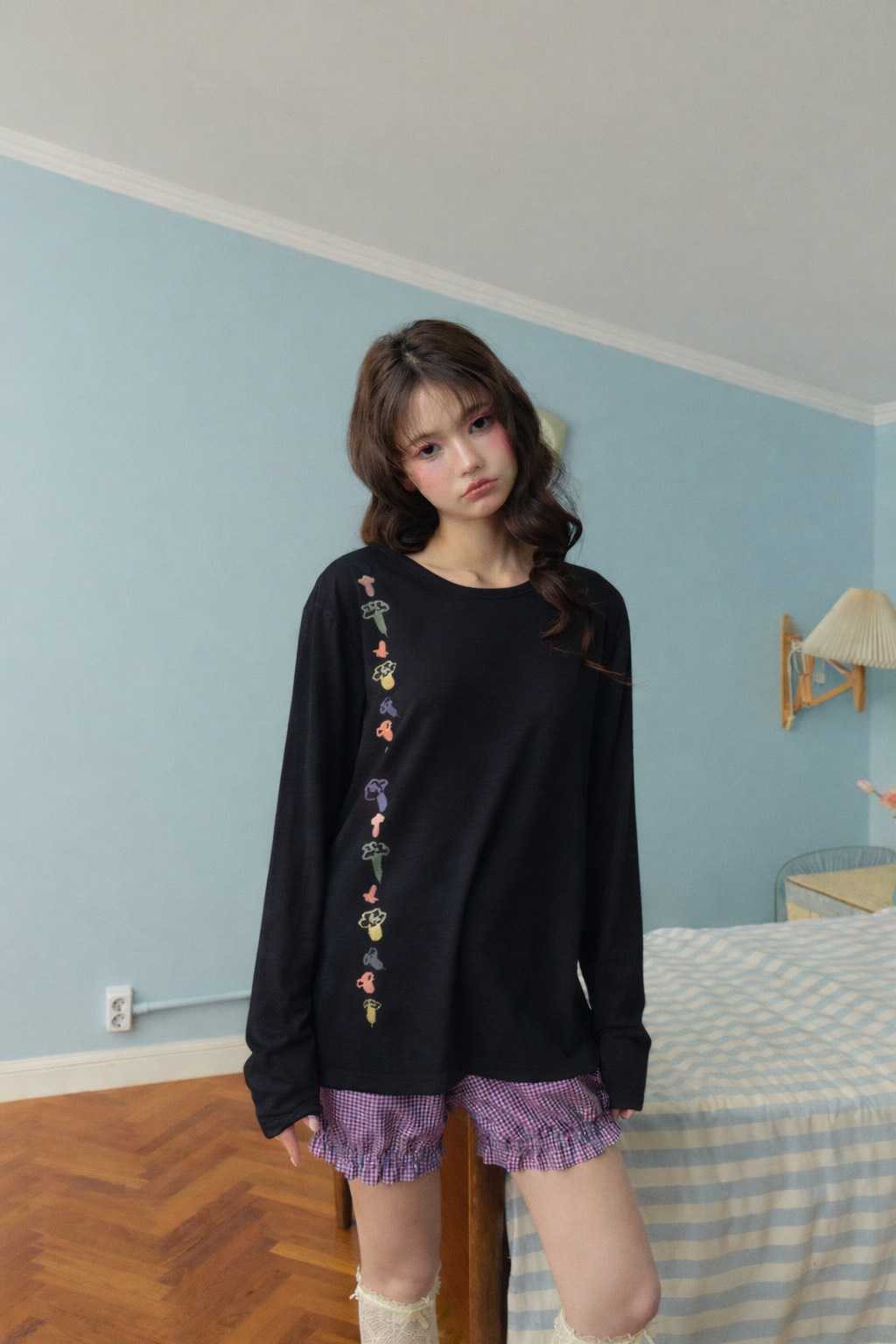 Aunchadabrand - Cabbage long sleeve tee เสื้อยืดแขนยาวสกรีนลายผัก