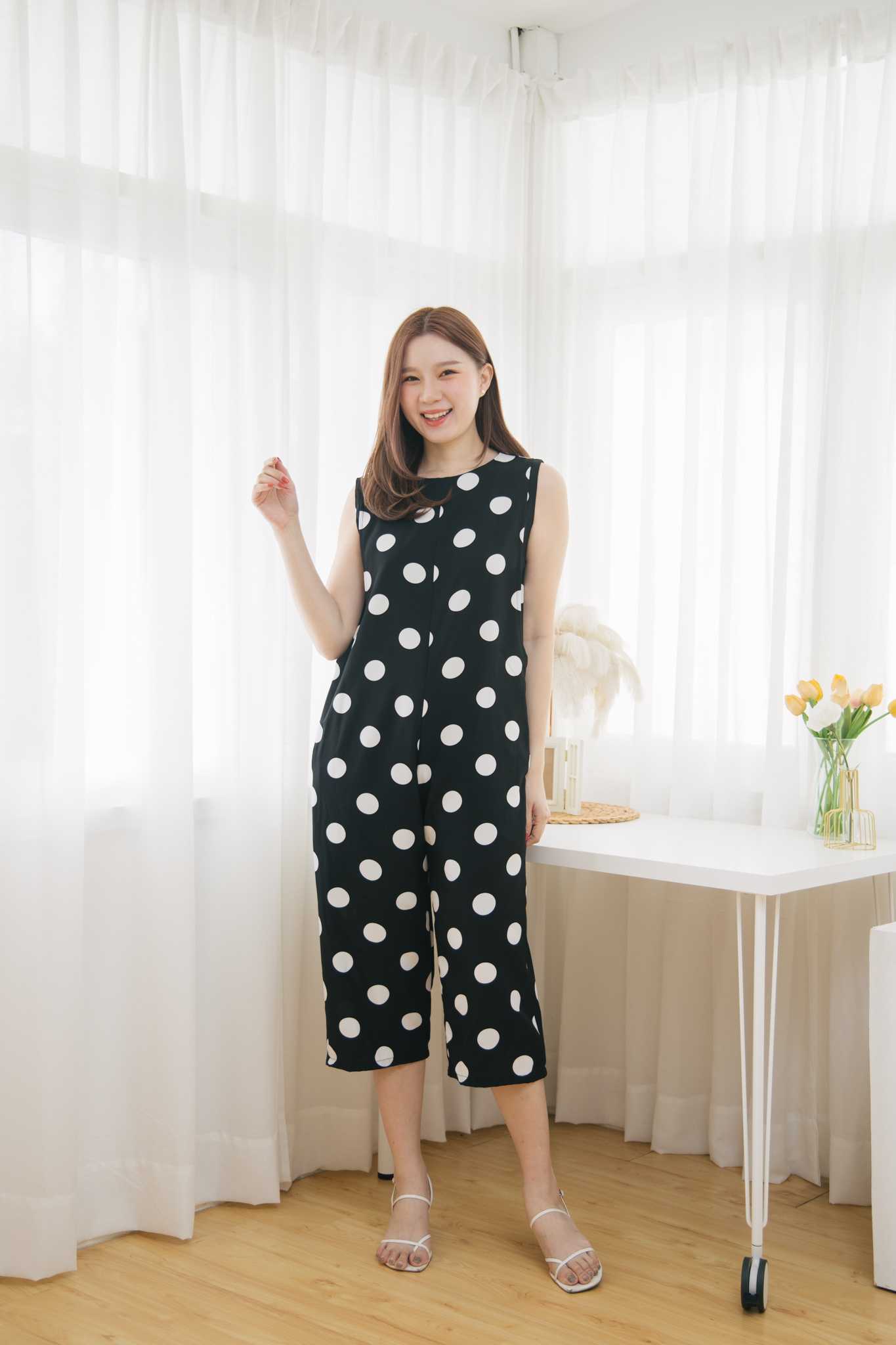 จัมสูทให้นม Black polka long jumpsuit
