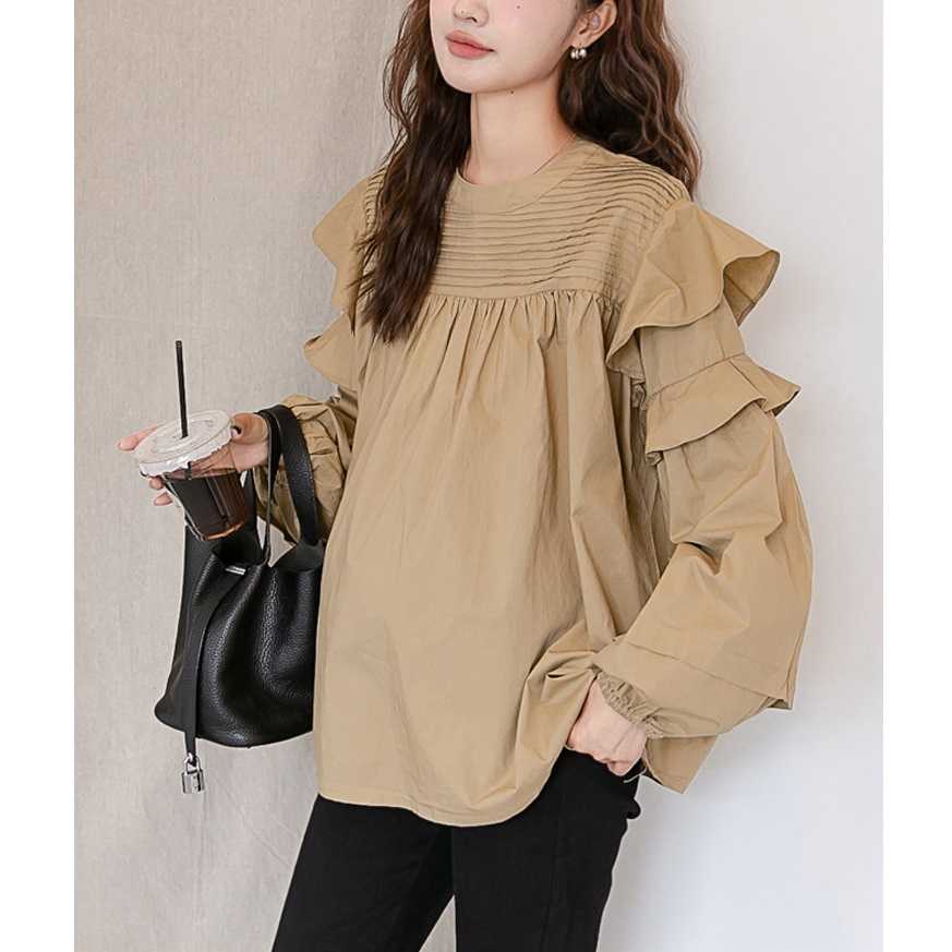 เสื้อเชิ้ตทรง oversize แบบเรียบเก๋น่ารักมาก แขนยาวแต่งระบายทรงสวยเนื้อผ้านิ่มนุ่มใส่สบาย - สีเบจ