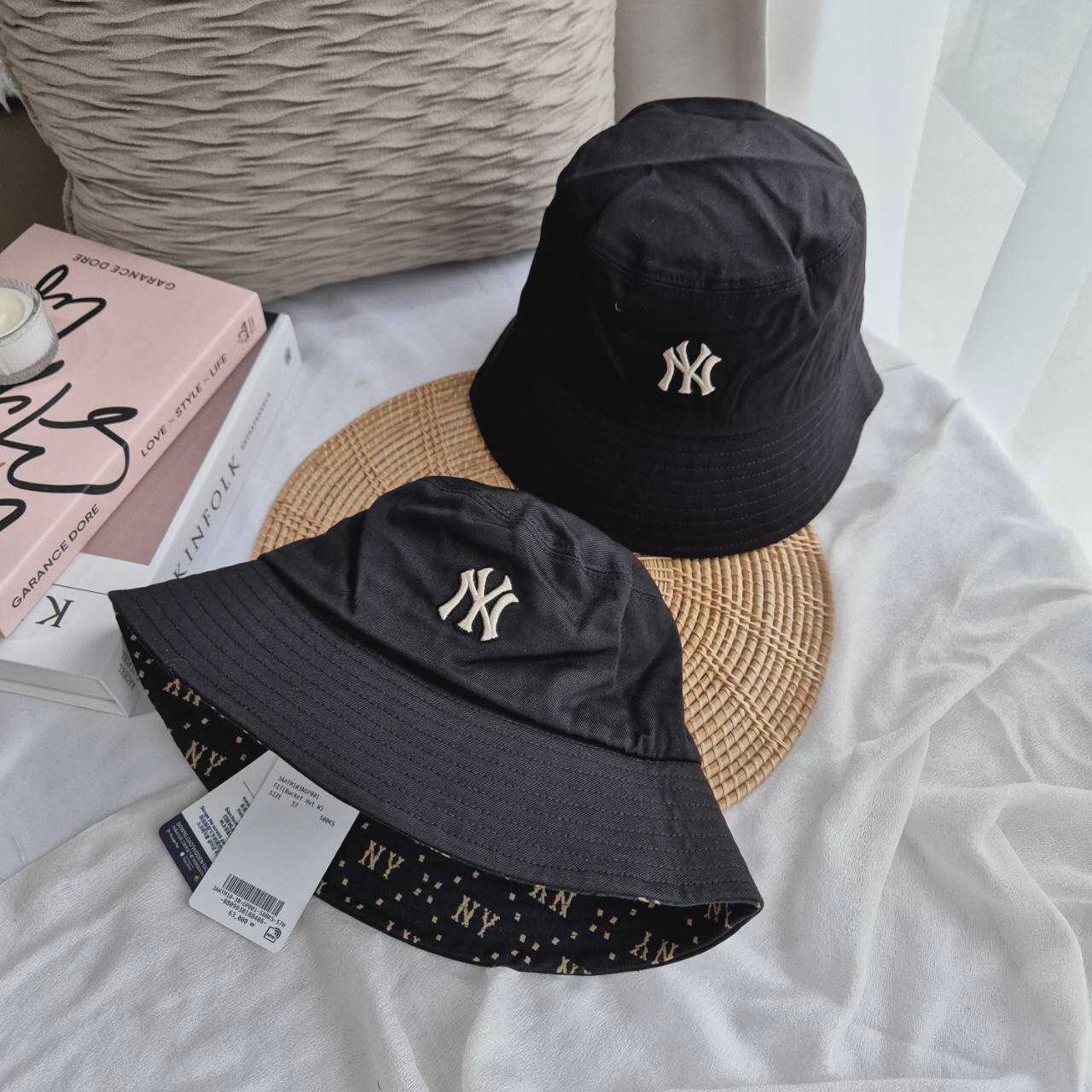 MLB Diamond Monogram point Bucket Hat  หมวกบักเก็ต สีขาว/สีดำ