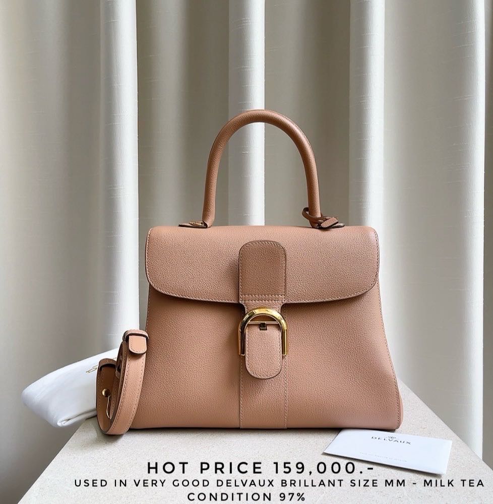 Used in very good Delvaux brillant Size MM สี Milk tea