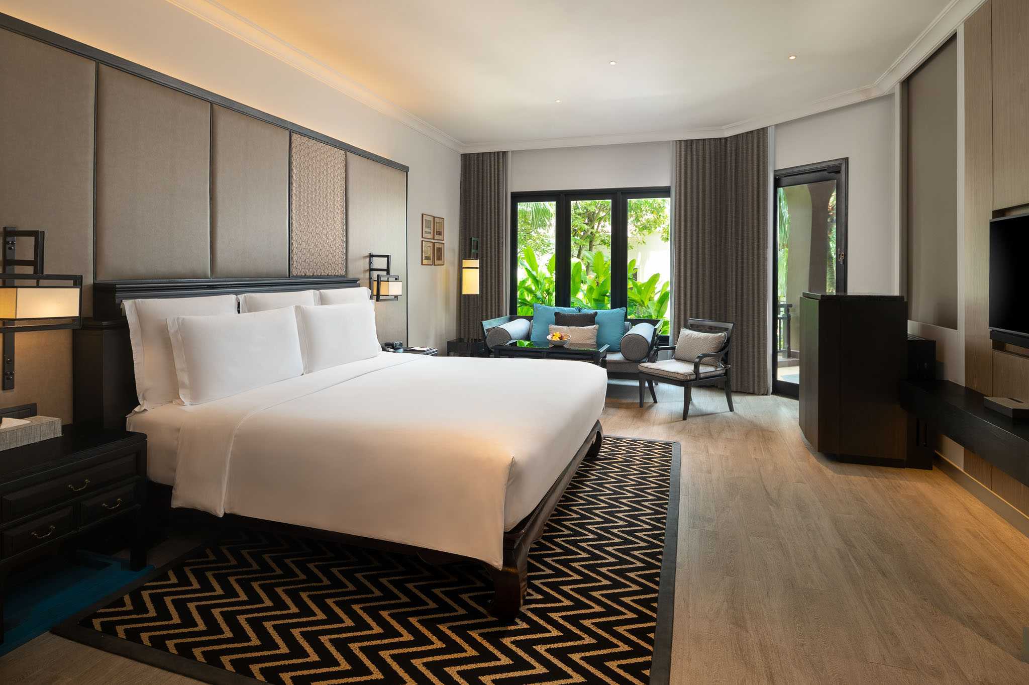 Prideful Escape l จูเนียร์ สวีท วิวสวน พร้อมอาหารเช้า เริ่มต้น 9,499 บาทสุทธิ ต่อห้อง ต่อคืน