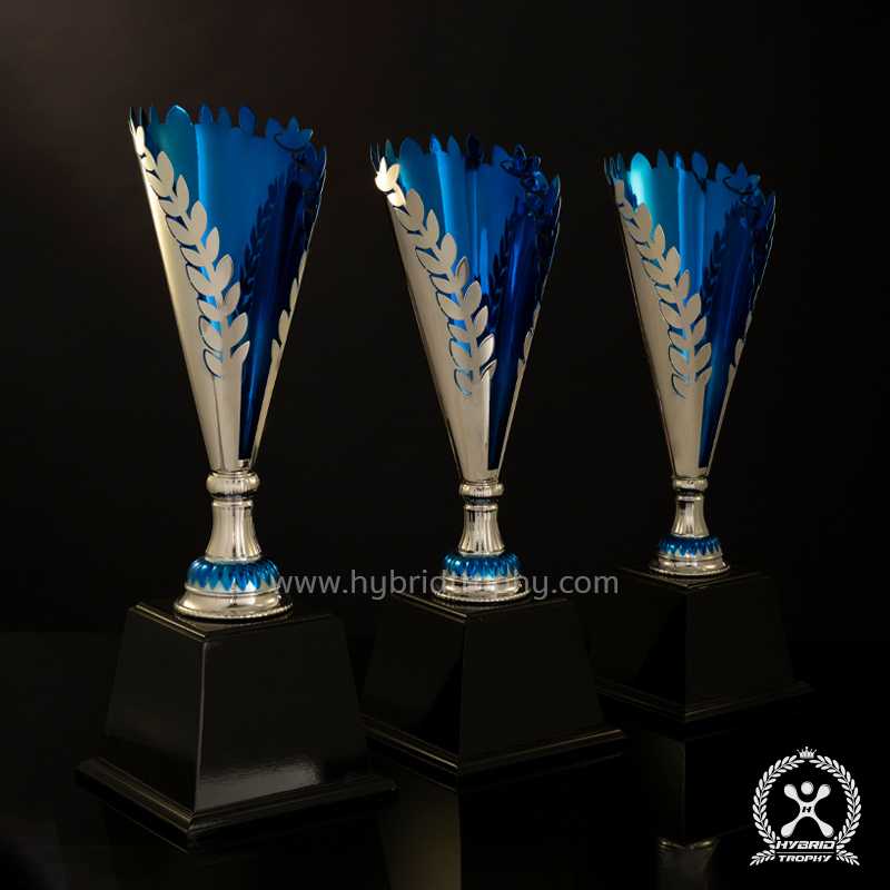 Hybrid Trophy ถ้วยรางวัลโลหะอิตาลี HYB-L8 สี Blue