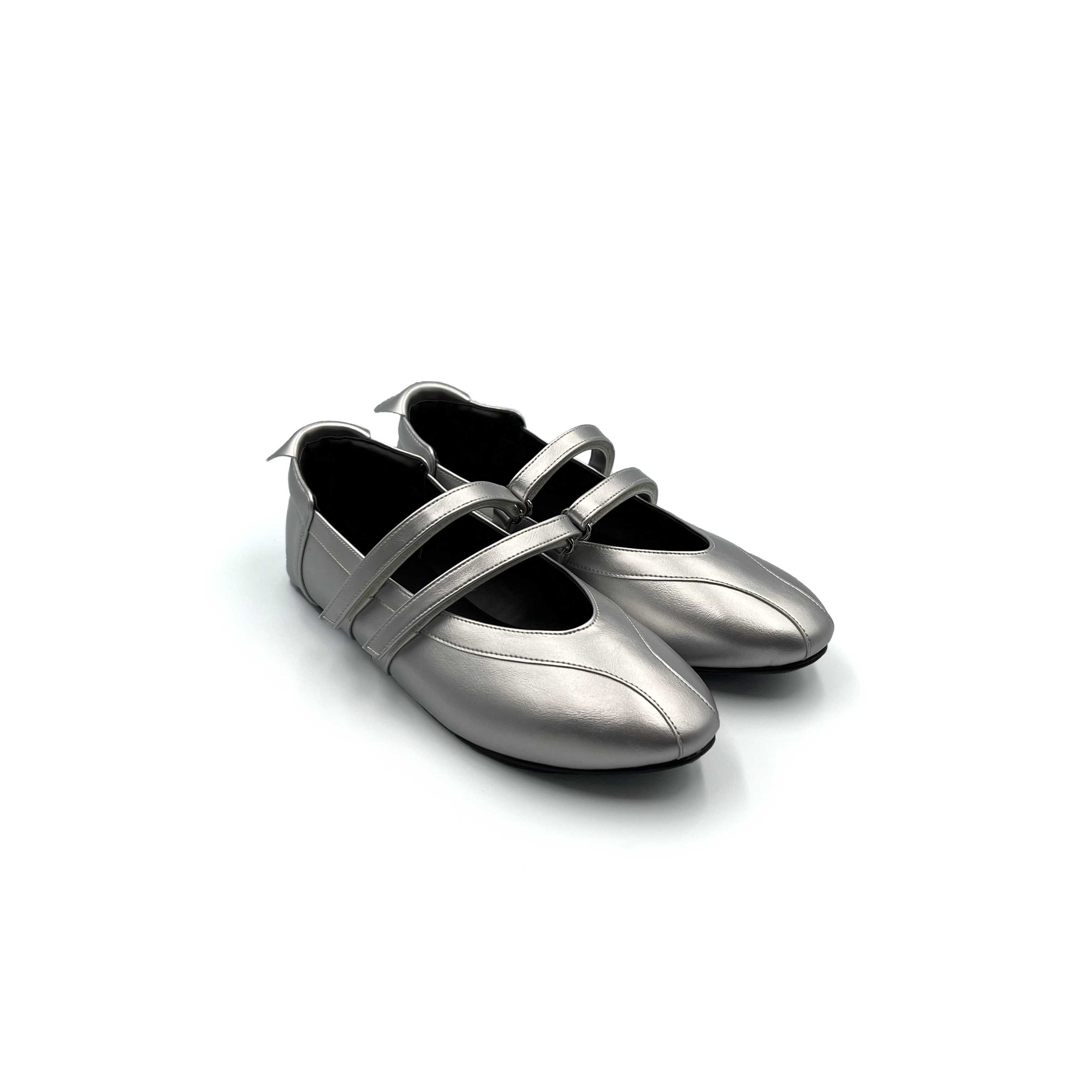 AMIS MARY JANE SPORTY FLATS IN SILVER