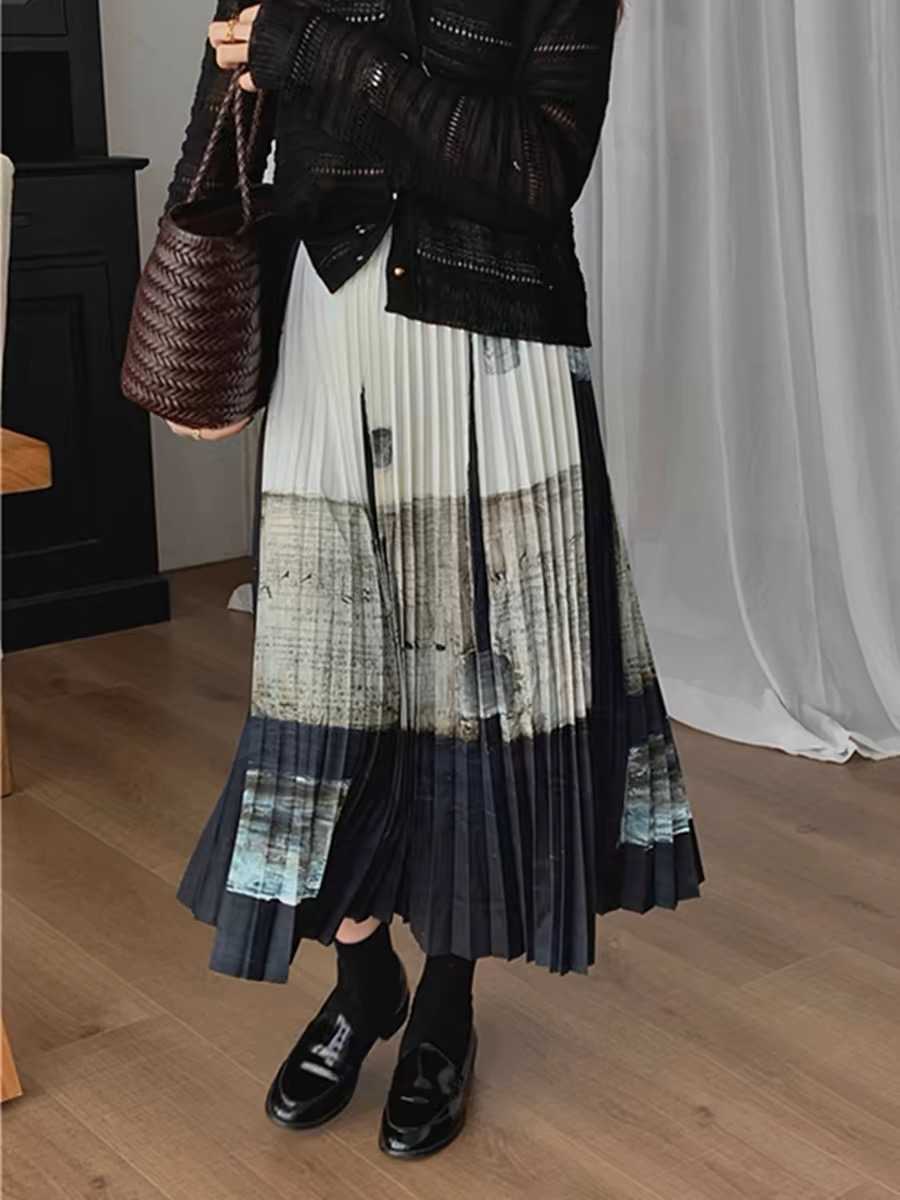 พร้อมส่ง ASAYA-3713 Pleated Midi Skirt with Abstract Print (L)