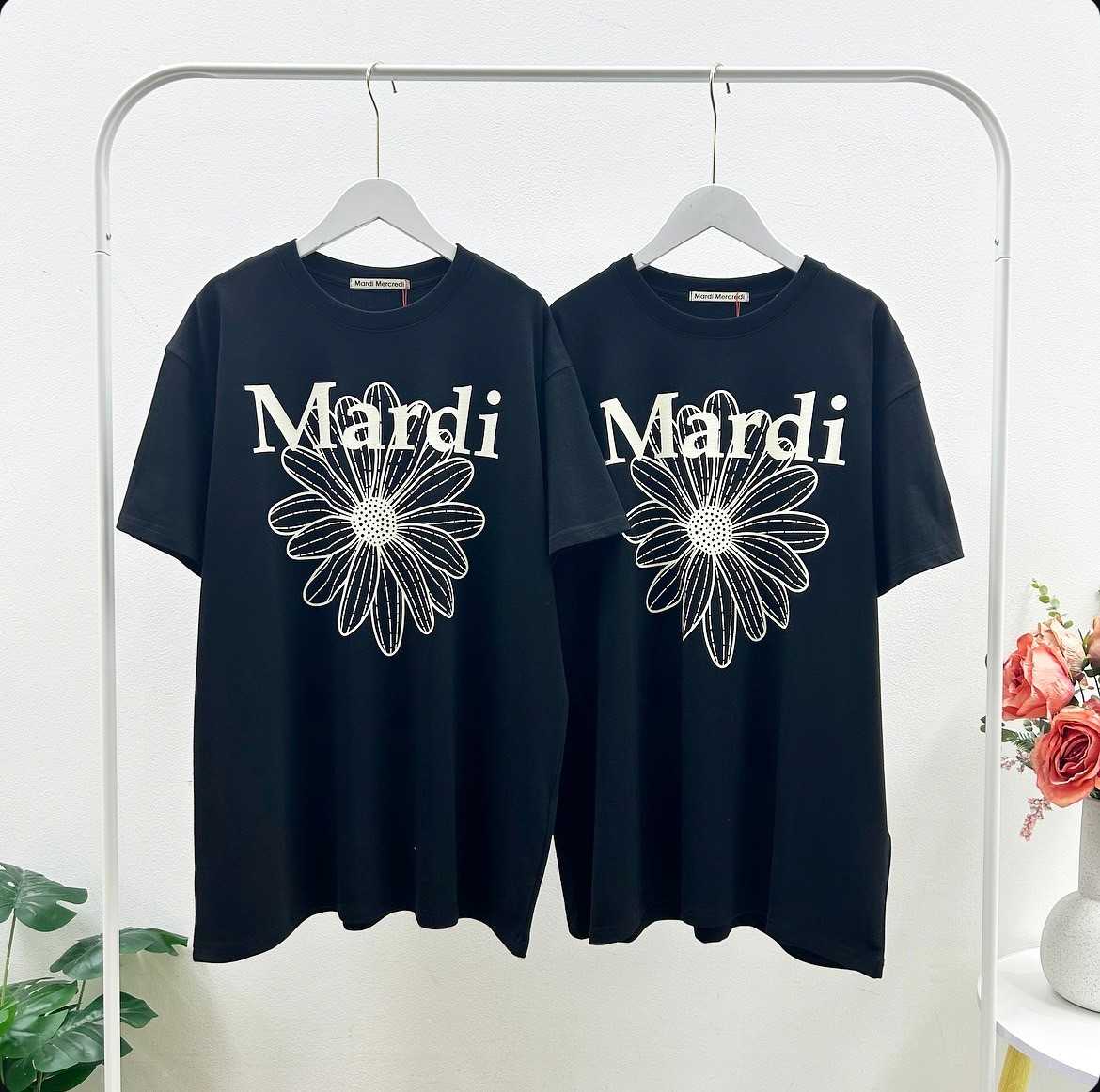 Mardi Unisex Oversized Flower T-Shirt (Black/Cream)