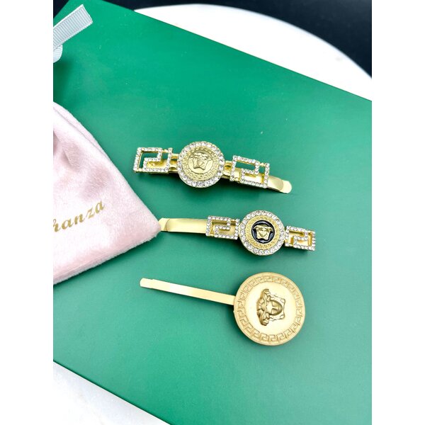 เสียบ Versace