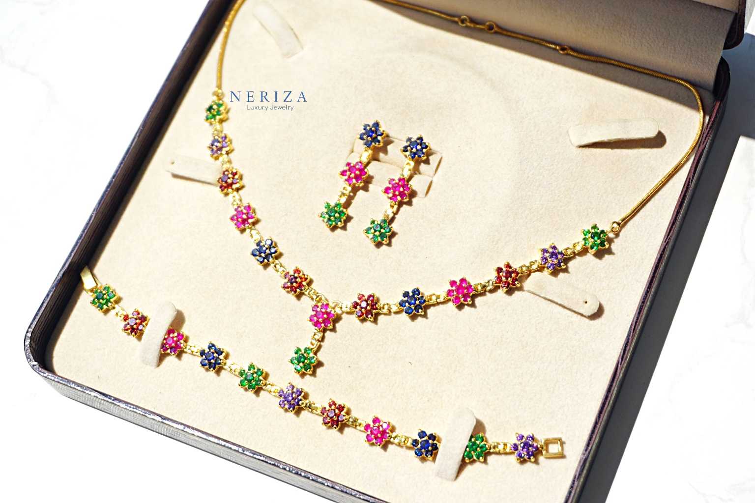 Neriza Jewelry/ ชุดเครื่องประดับเพชรสังเคราะห์ ประกายเทียบเท่าเพชรแท้ พร้อมกล่อง NZC044