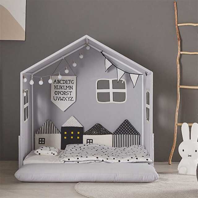 Cozy Story Milk House Standard