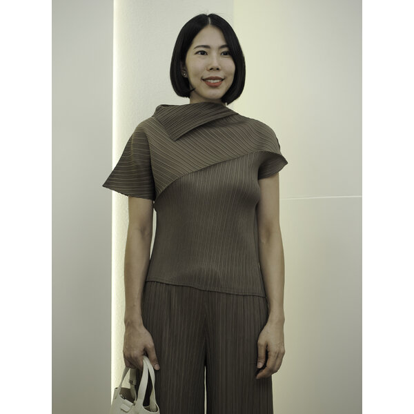 CLEARANCE SALE!! อกถึง 40 นิ้ว 2MUAY รุ่น GM15061 เสื้ออัดพลีท FOLD NECK ASYMMETRIC PLEATED TOP 1...