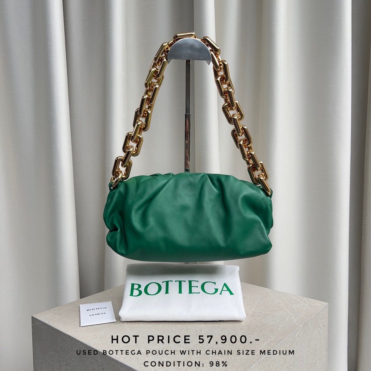 USED BOTTEGA POUCH WITH CHAIN SIZE MEDIUM