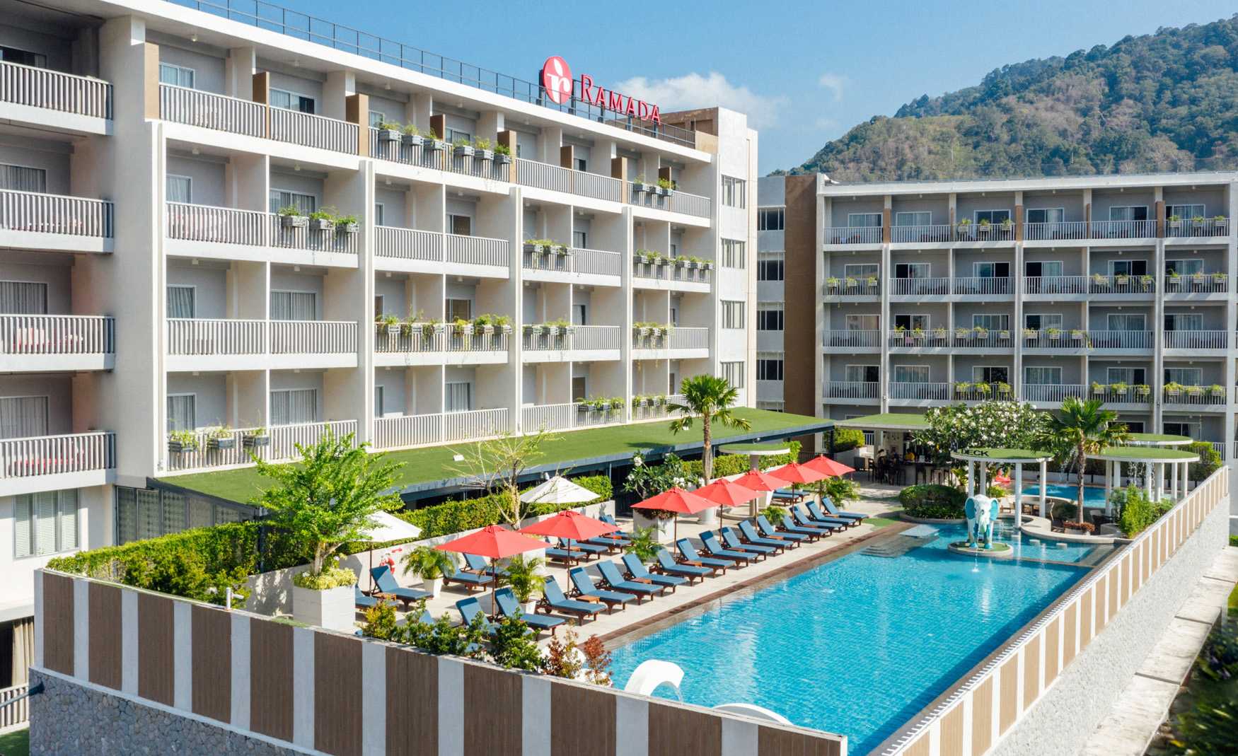 Ramada Wyndham Phuket Deevana Patong ภูเก็ต ห้อง Deluxe พร้อมอาหารเช้า 2 ท่าน