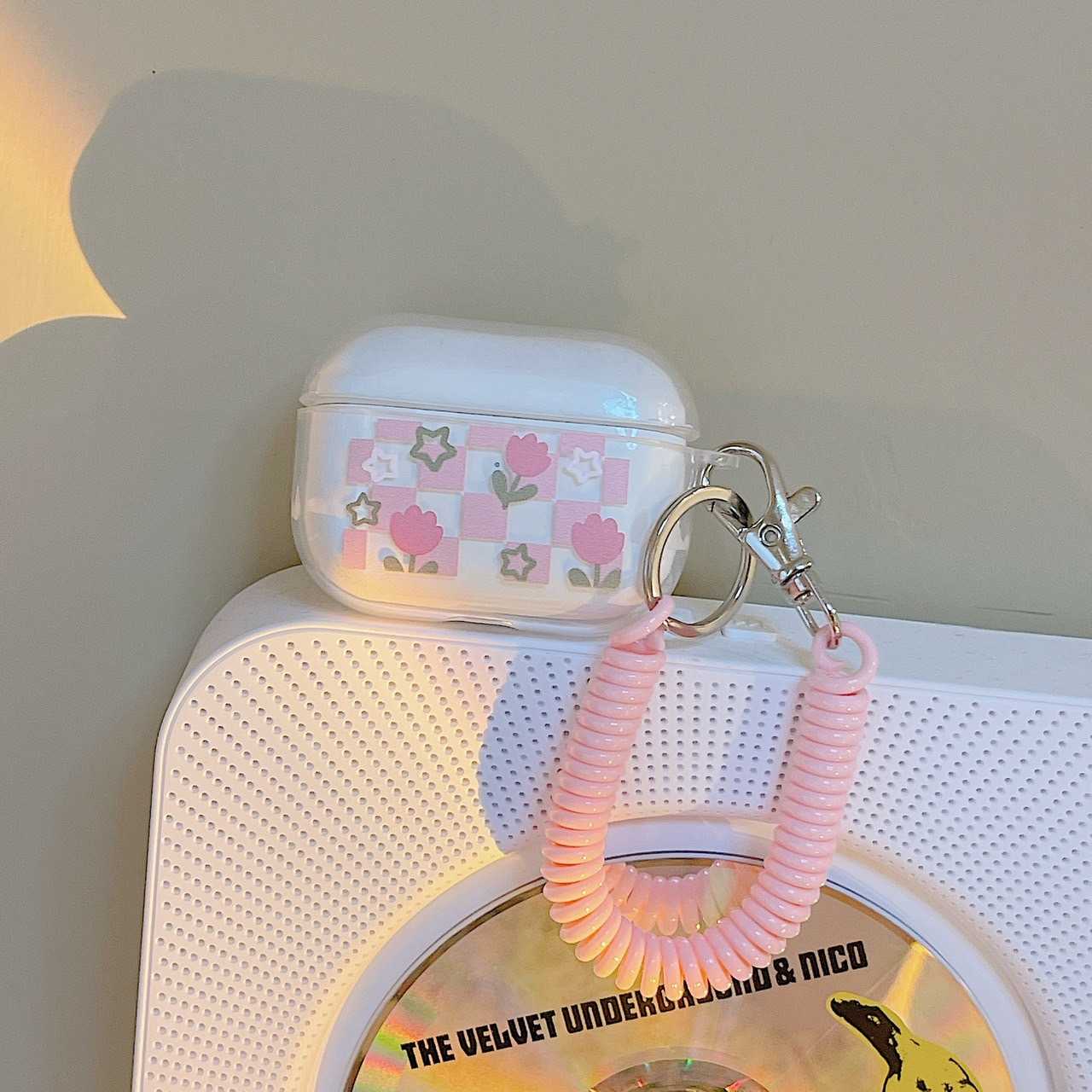 ♥ เคส Airpods : ตารางชมพู ลายดอกไม้ + สายคล้องมือชมพู