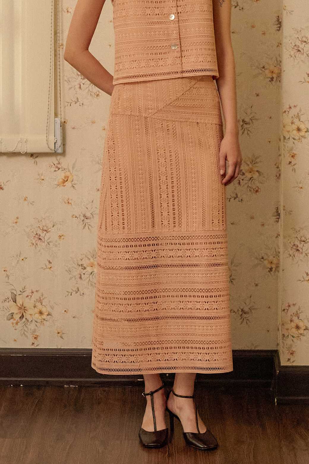 (สินค้าใหม่ !! พร้อมส่ง ) Perana กระโปรงลูกไม้ Iris Skirt (สีชมพู Pink )