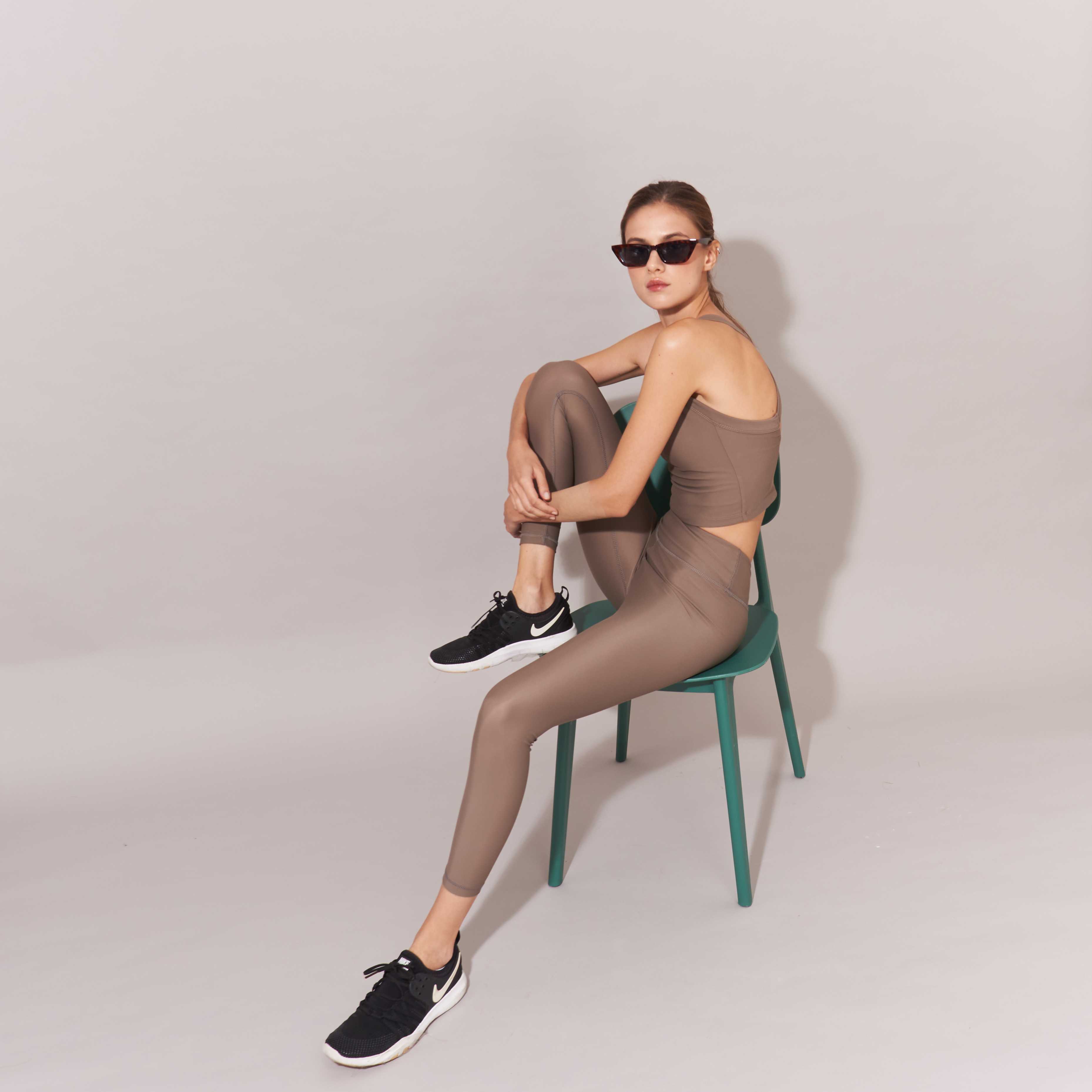 U Matte Leggings เลคกิ้งออกกำลังกายสีน้ำตาล