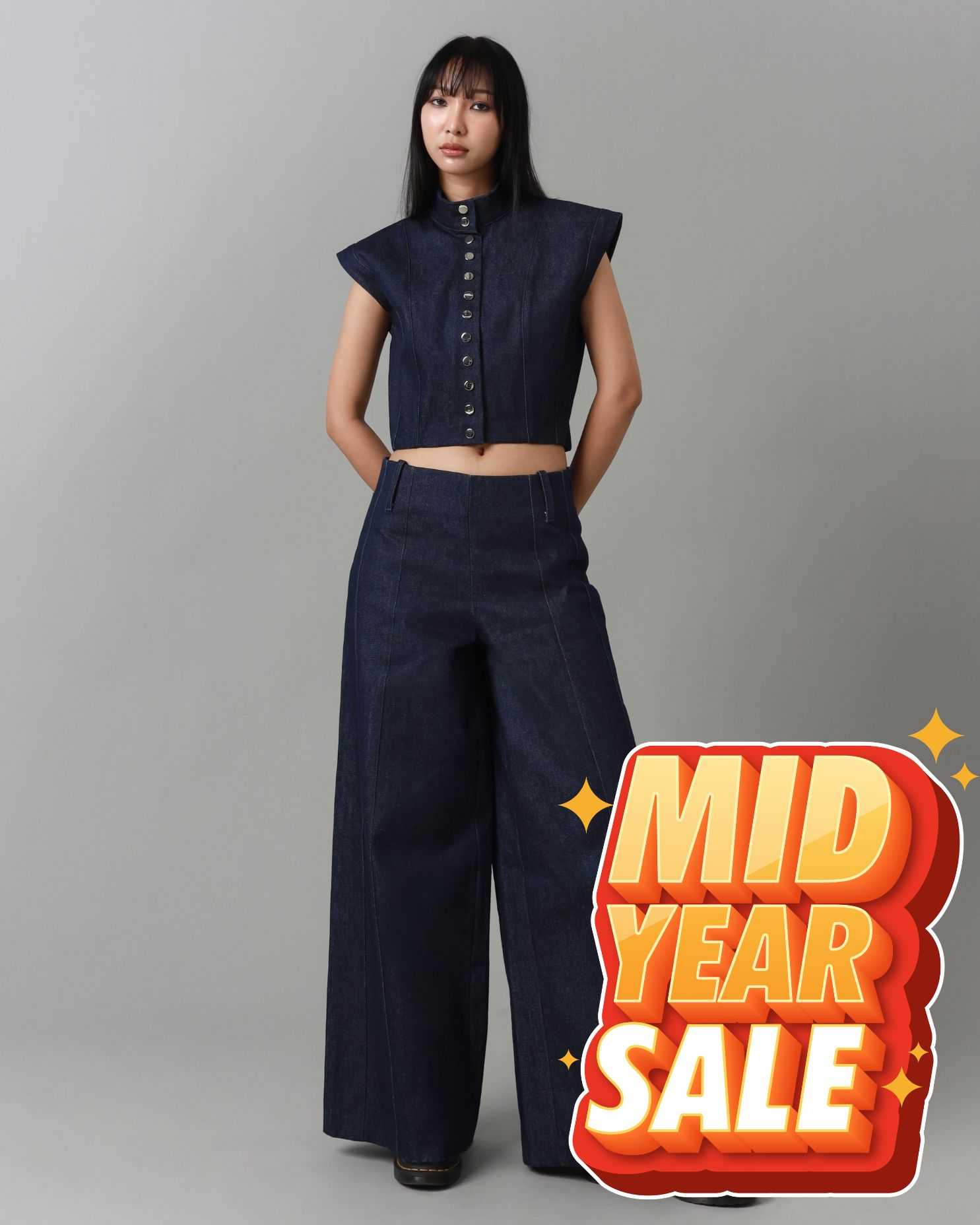 Tailored wide-leg pants กางเกงยีนส์ขาบาน