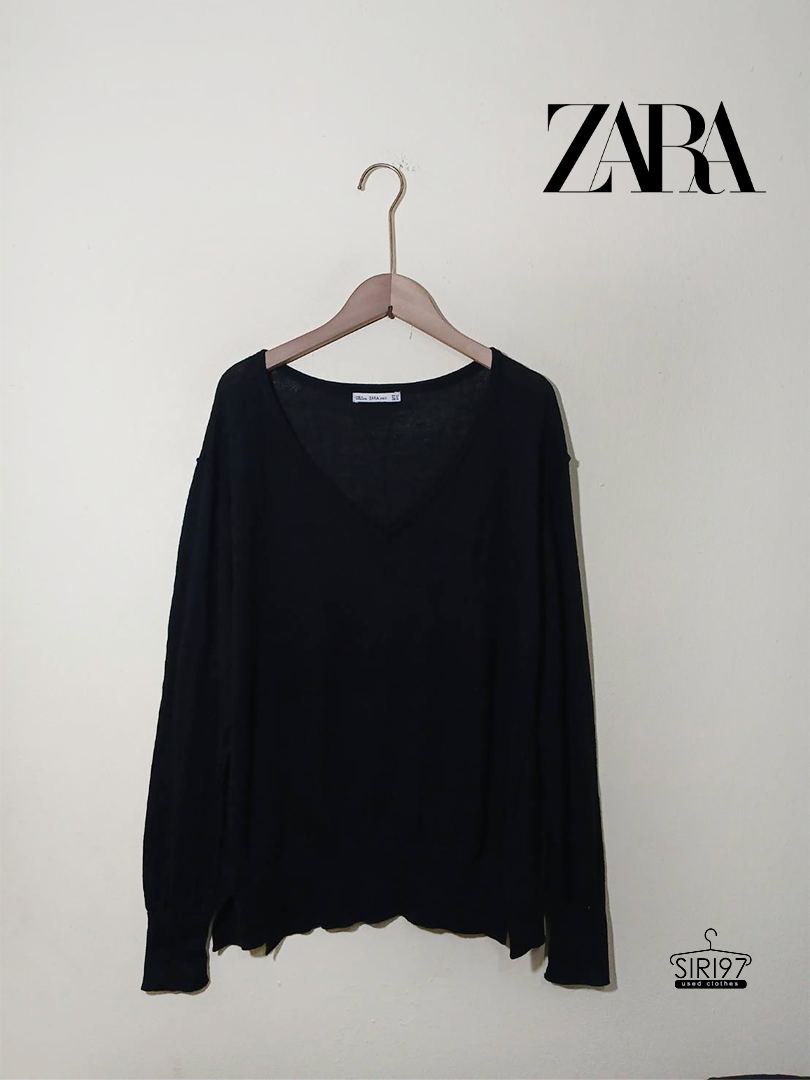 เสื้อคอวีแขนยาวไหมพรมยืดบาง ZARA สีดำ สภาพ85%