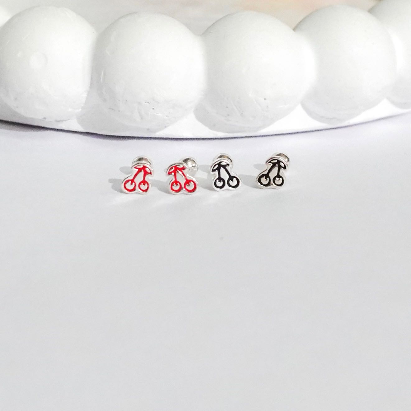 Sody221 จิวแป้นกลม เงินแท้s925 น้องเชอร์รี่ใส่สบายๆ ใส่ง่ายติดหูได้ทุกวัน