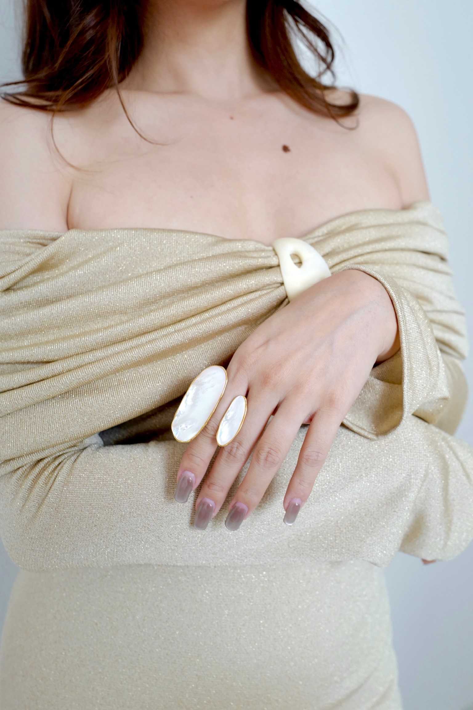 Cult Gaia AMI RING - MOTHER OF PEARL