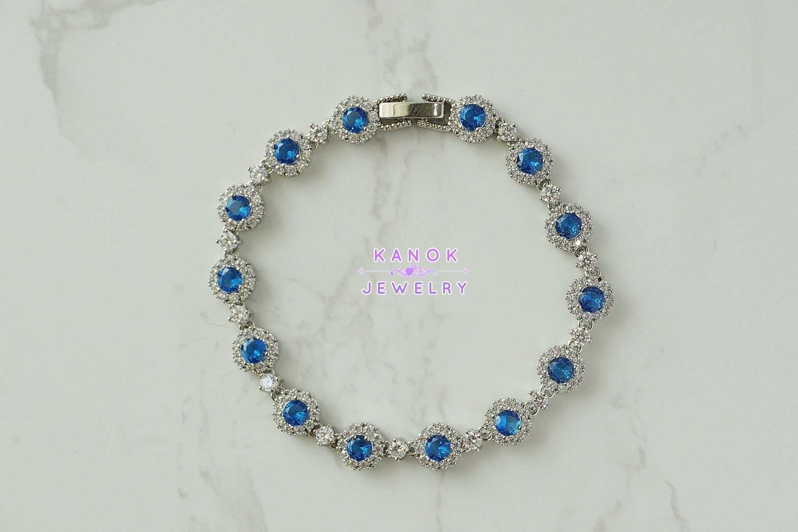 Kanok Jewelry /สร้อยข้อมือประดับเพชรสังเคราะห์ CZ  / จัดส่งฟรี EMS /B042B