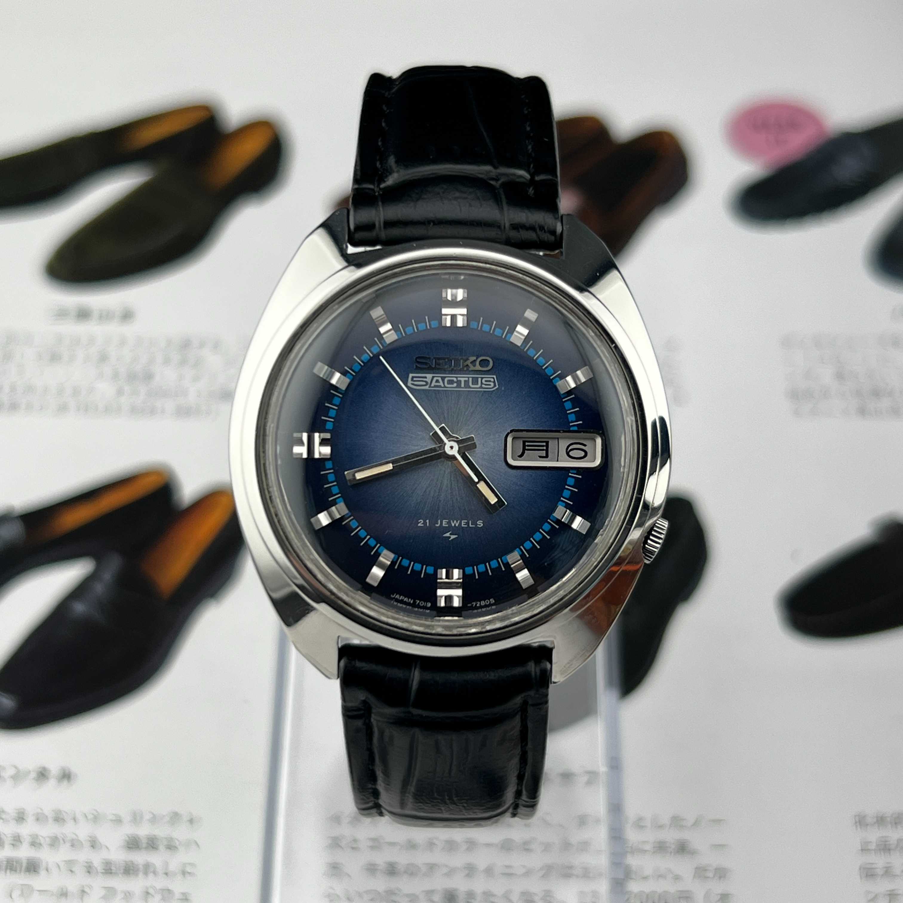 Vintage Seiko 5Actus Automatic 21Jewels Navy Sunburst Dial Ref.7019-7210 Days/Date Kanji Japan 1972