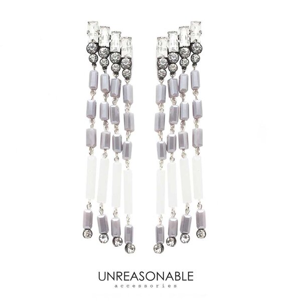 ต่างหูคริสตัลระย้า สีเทาควัน UA0514-02 Unreasonable Accessories