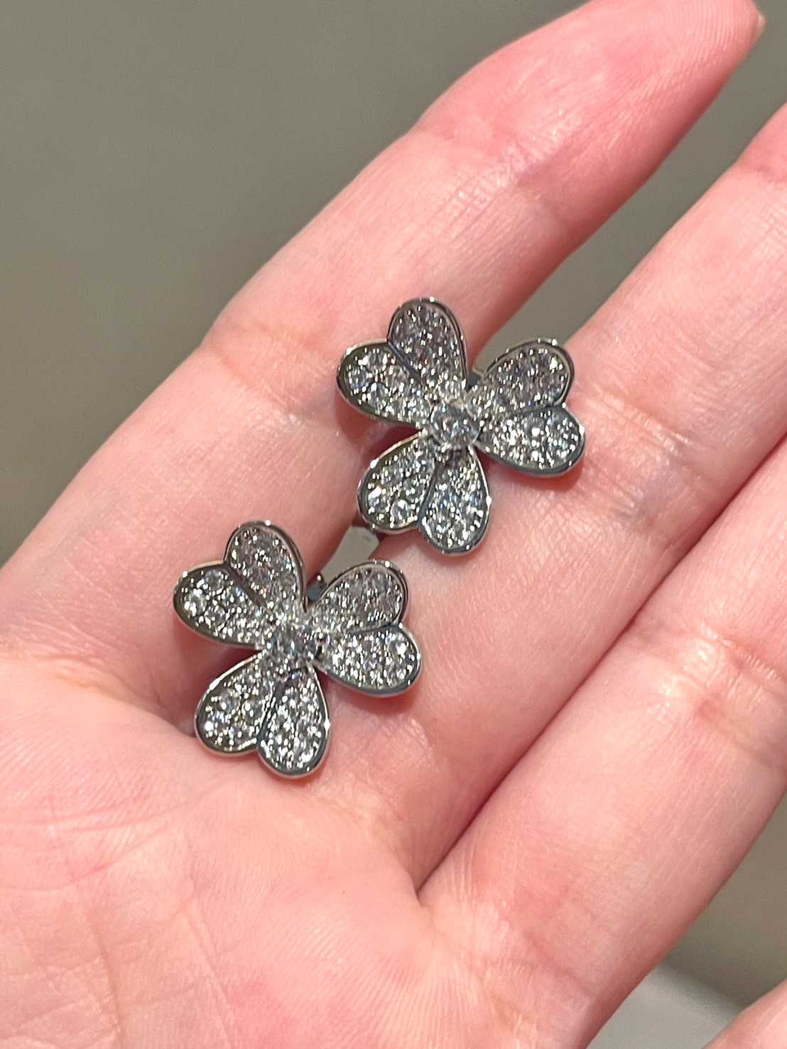 พร้อมส่ง  flower shaped full diamond