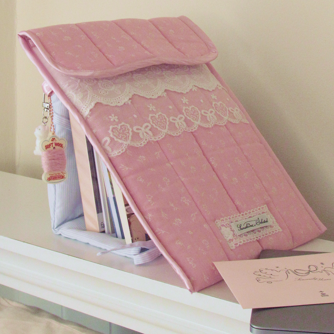 lace bloom laptop sleeve 🌸
