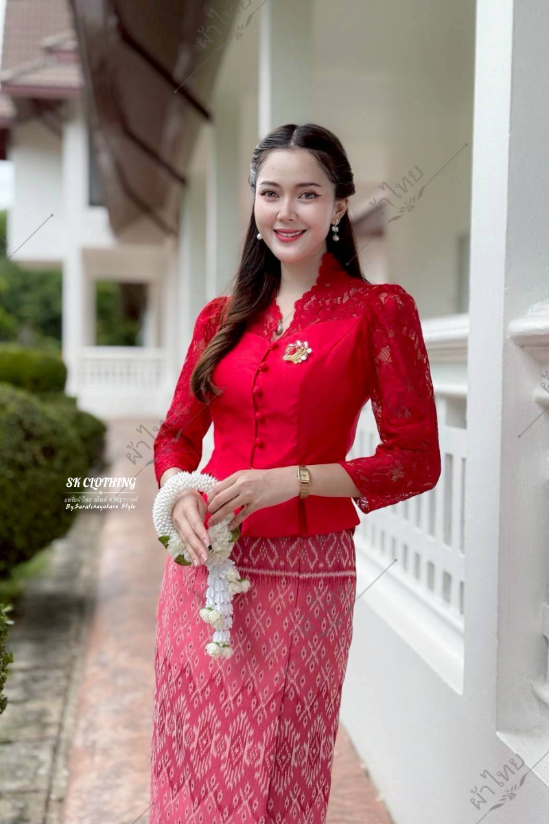 เสื้อไหมสี่เส้น ใส่ไปวัดทำบุญ งานแต่งลูกไม้ คอวี แขนยาว ชายระบาย กระดุมผ้า สวยมาก