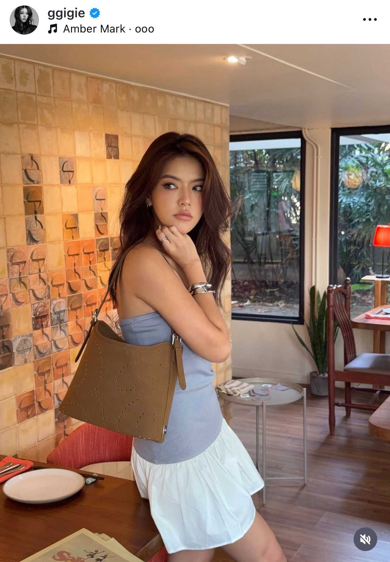 ขายดี⭐ Rally Loop Bag กระเป๋าสะพาย หนังสีครีม สีขาว สีเขียว หนังกลับ สีน้ำตาล