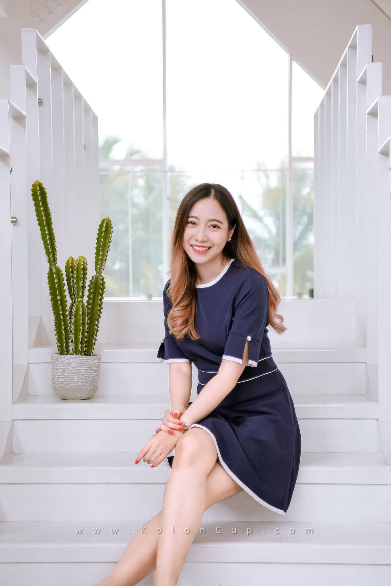 Koloncup ชุดเดรสผ้าพื้นแต่งมุกปลายแขน ชุดใส่ทำงาน ใส่เที่ยว  KL3004