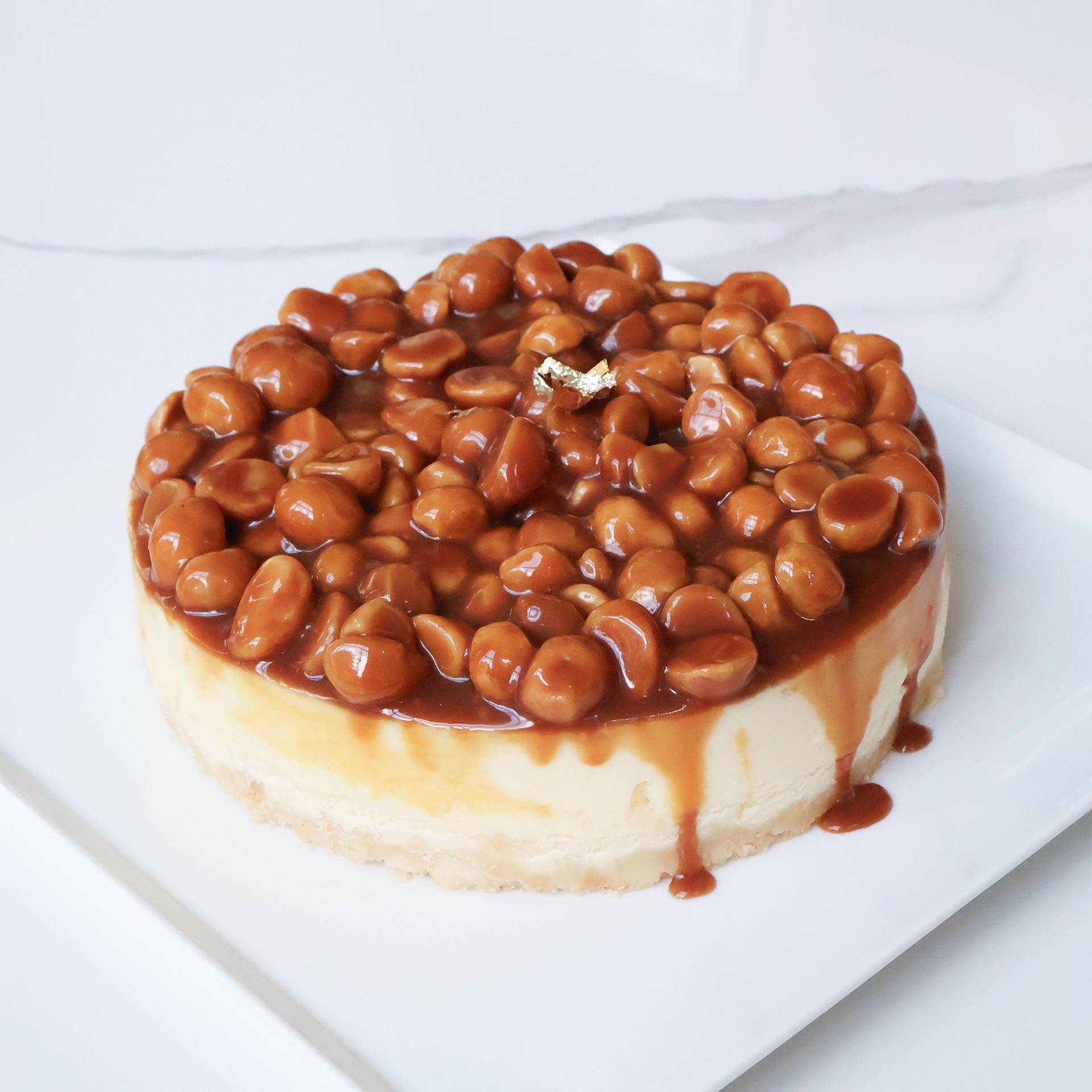 ชีสเค้กแมคคาเดเมียคาราเมล | Caramel Macadamia Cheesecake (2 pound)