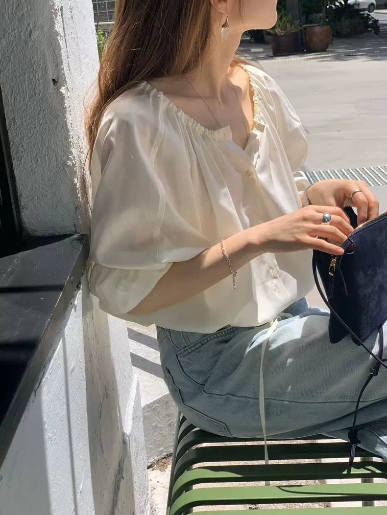 OUCE Drawstring Blouse (🇰🇷 Pre-order 15-20 วัน) เสื้อเชิ้ตค้อตต้อน  ดีเทลรูดเ