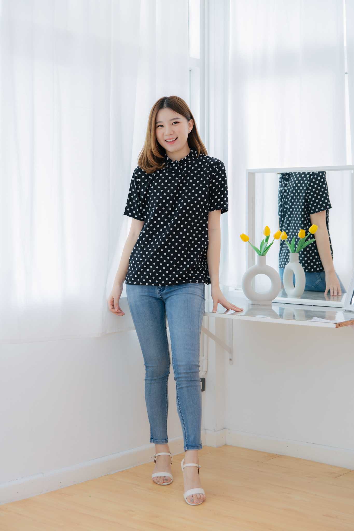 เสื้อให้นม Black polka dot fur top
