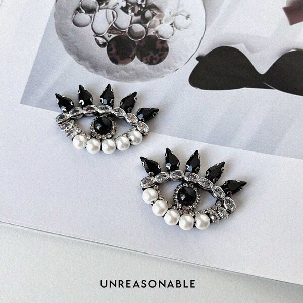 Black Eye Earrings ต่างหูคลิป ต่างหูก้านเงินแท้ UA0978-01 Unreasonable Accessories