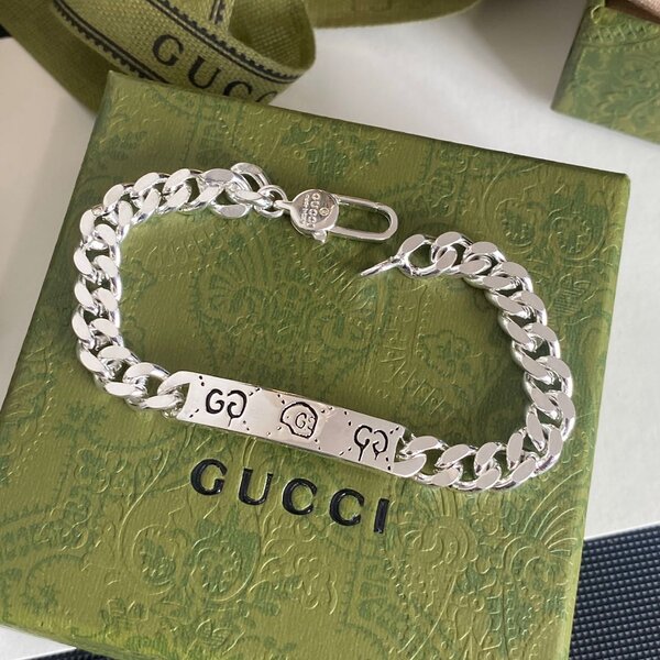 สร้อยข้อมือ GG