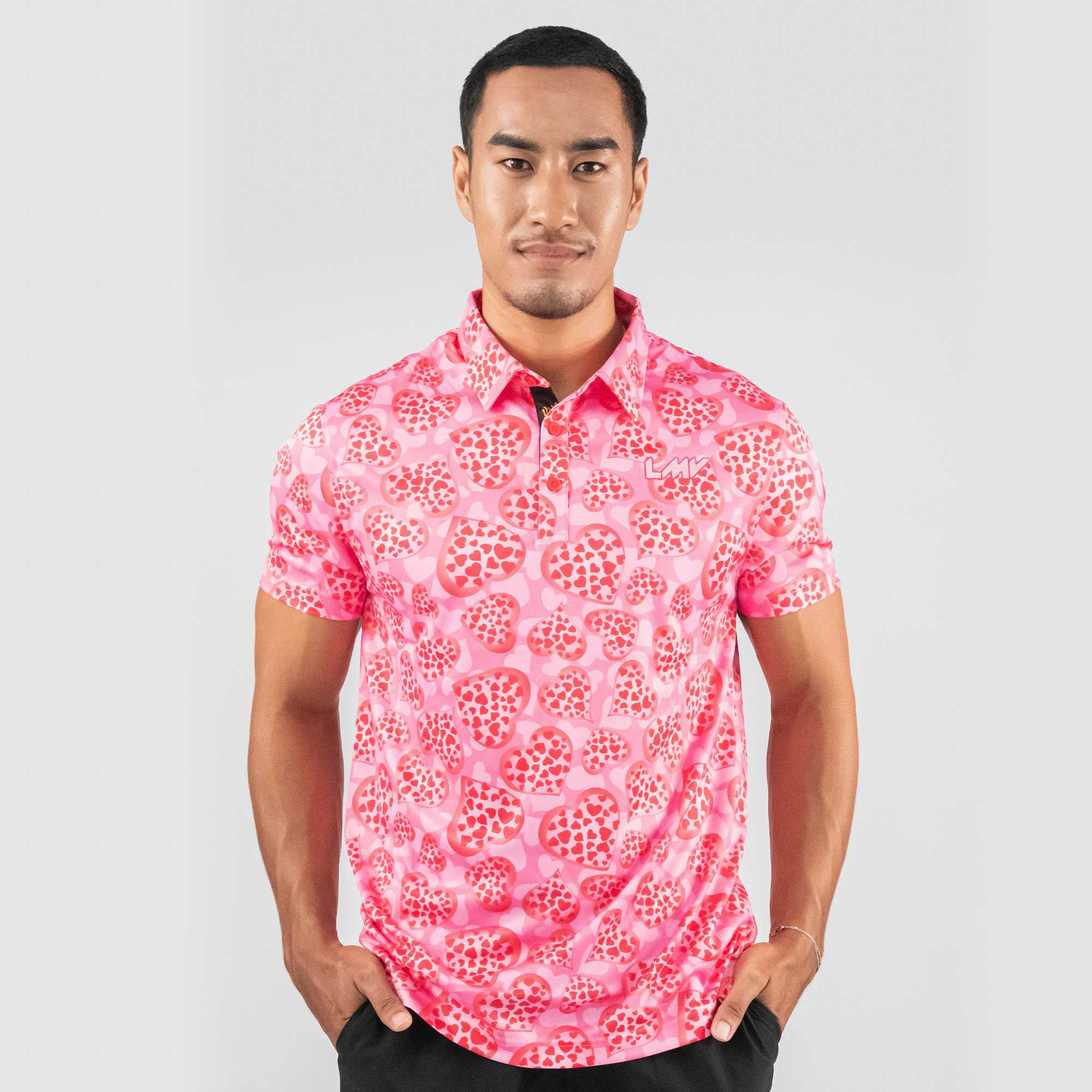 เสื้อโปโลกอล์ฟ LMV 💖 ROMANCE PINK | ลายหัวใจสีชมพูสุดจี๊ด ใส่แล้วหล่อหวาน! | เสื้อกอล์ฟใส่คู่ก็ปัง