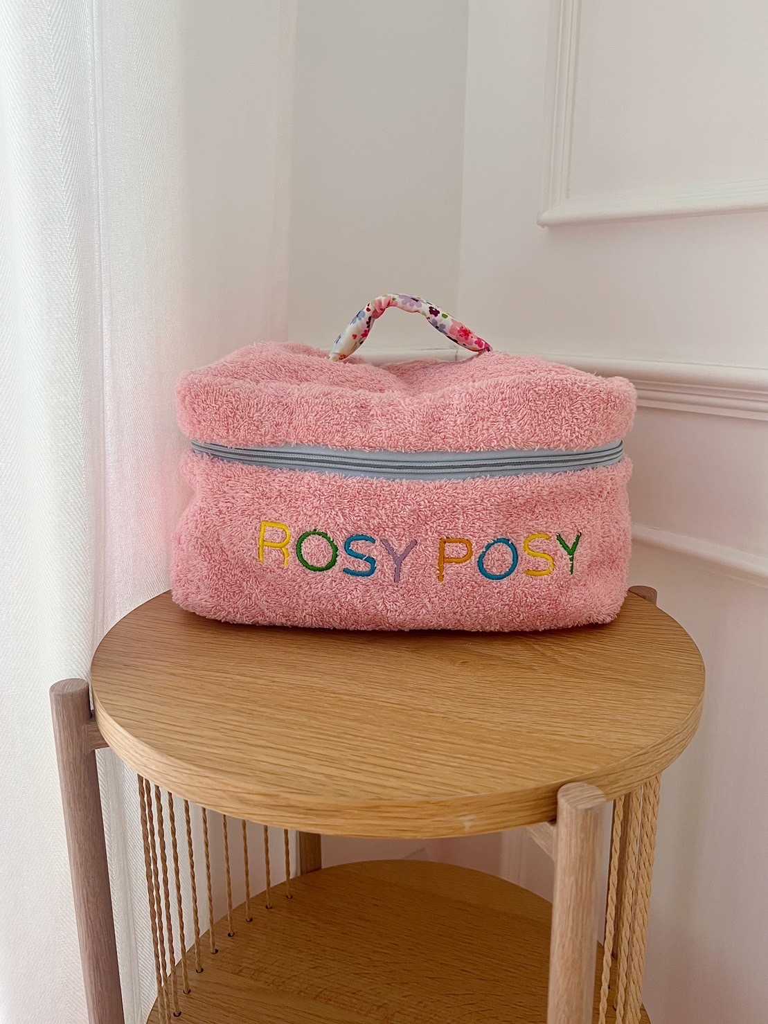 ROSY POSY กระเป๋า Make up pouch (Cosmos) สีชมพูซิปฟ้า ขนาด ก18cm x ย28cm x ส15cm