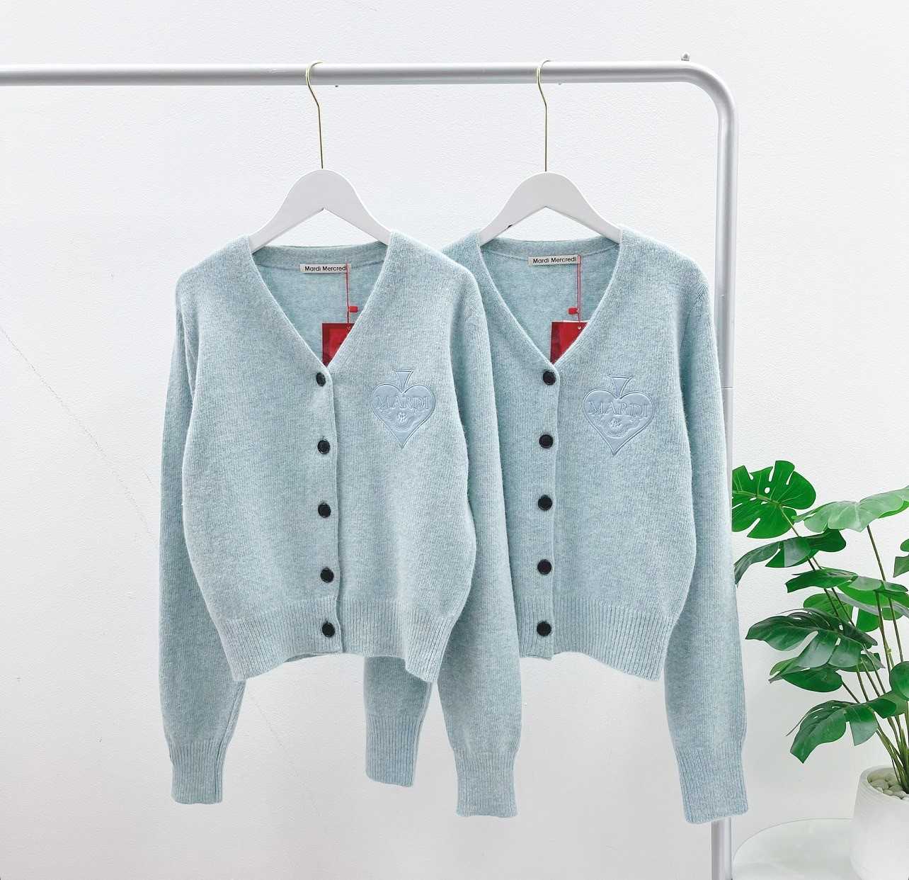 Mardi Raccoon Blend Cardigan V Neck Spade (Mint)