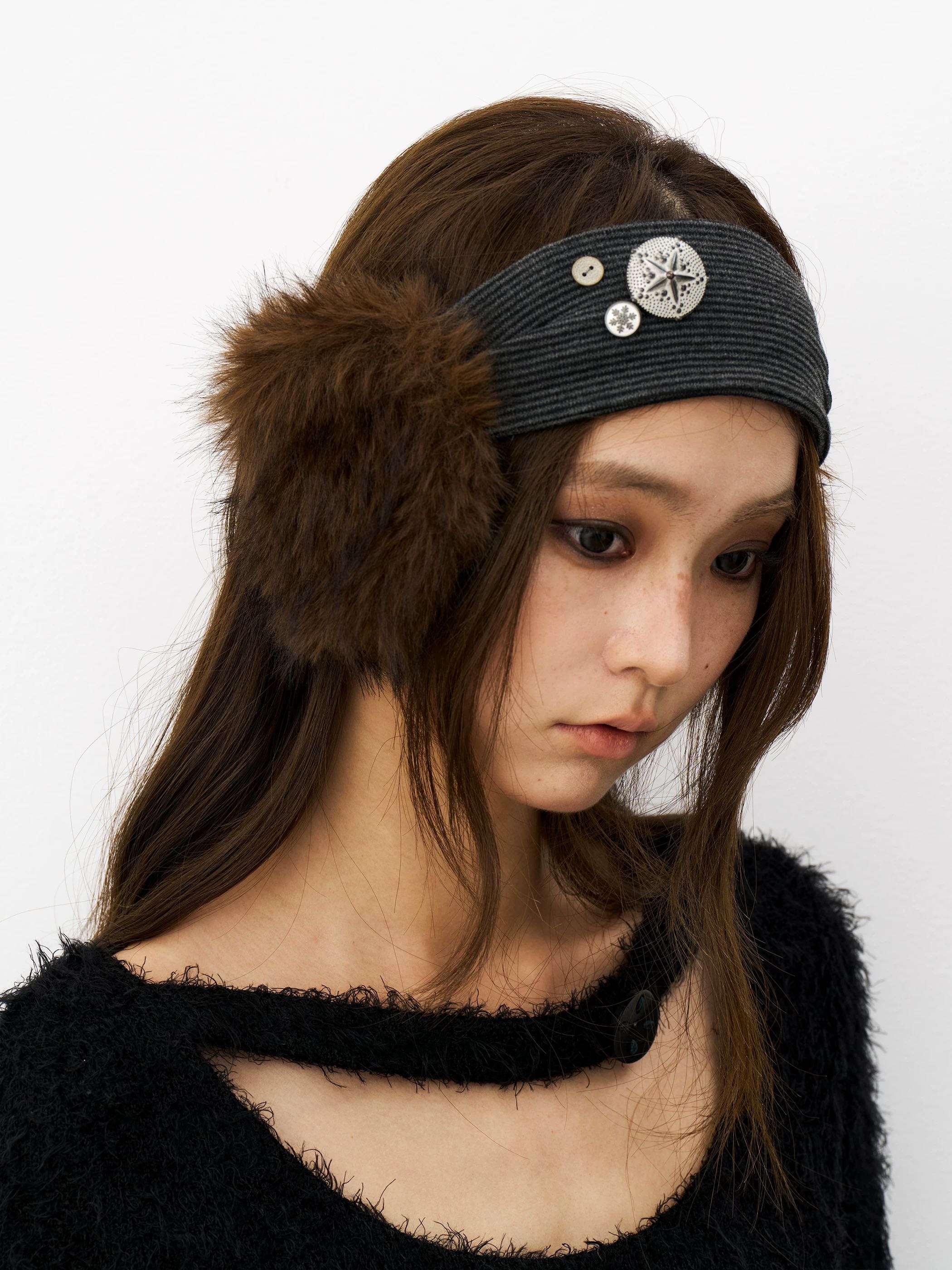 Thelight earmuff 