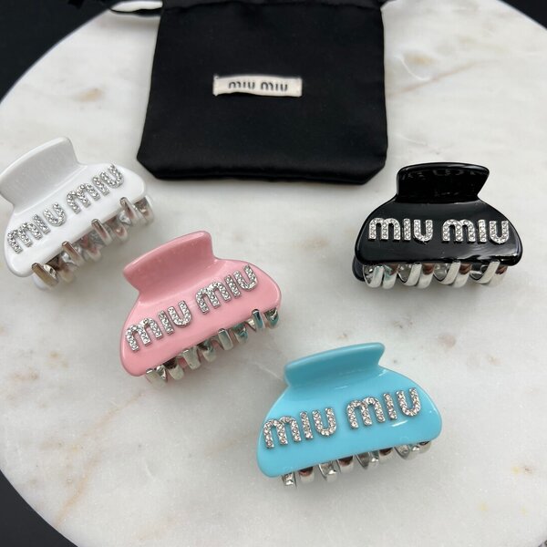 หนีบ miu miu อักษร 1 ด้าน
