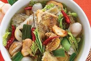 ต้มยำปลาสลิด Tom Yum Gourami fish