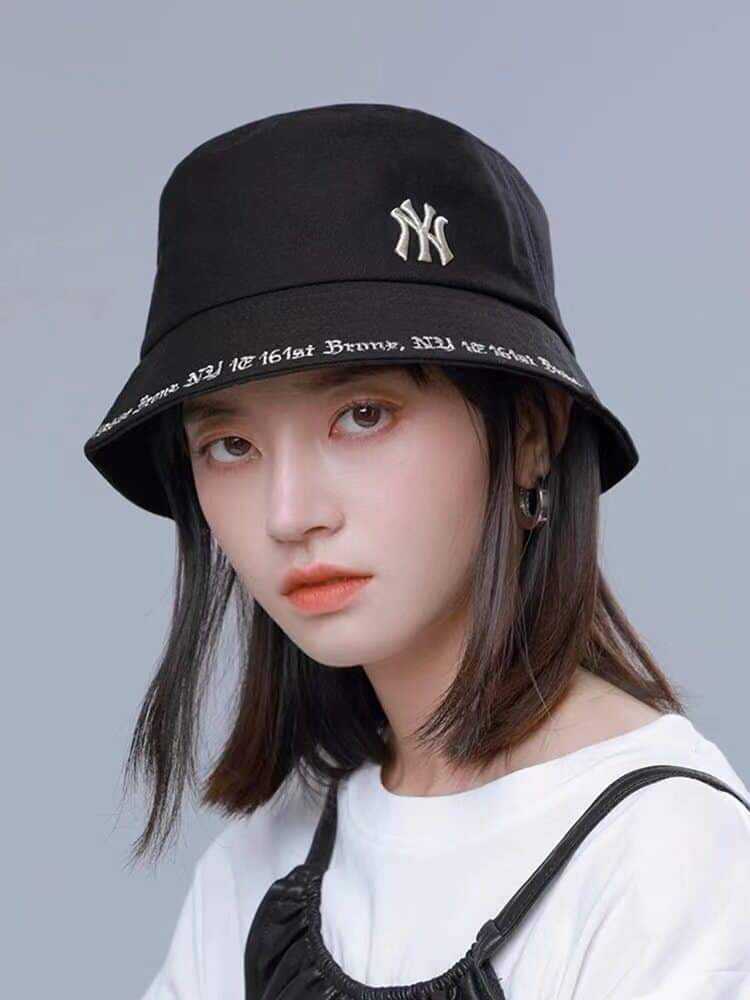 ขายดี⭐ MLB Gothic Bucket Hat หมวกปีกกว้าง หมวกบักเก็ต ปักอักษรที่ปีกหมวก สีเบจ