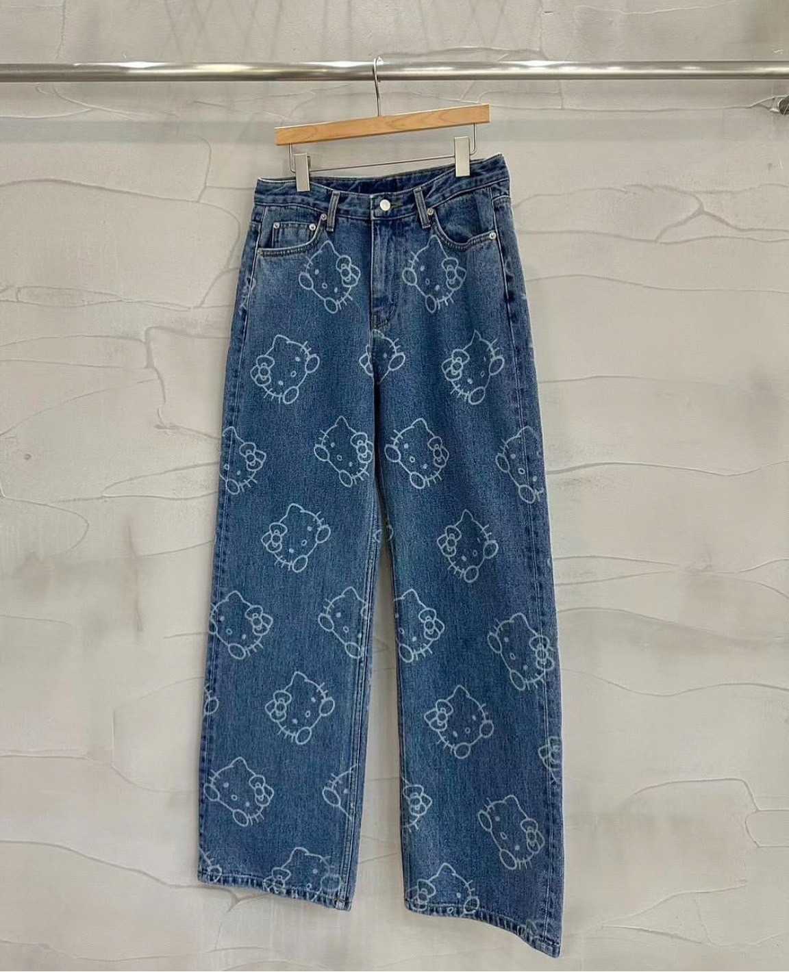 HELLO KITTY DENIM JEANS ( Size S รอสินค้าวันที่ 19-20 มีนา ) 