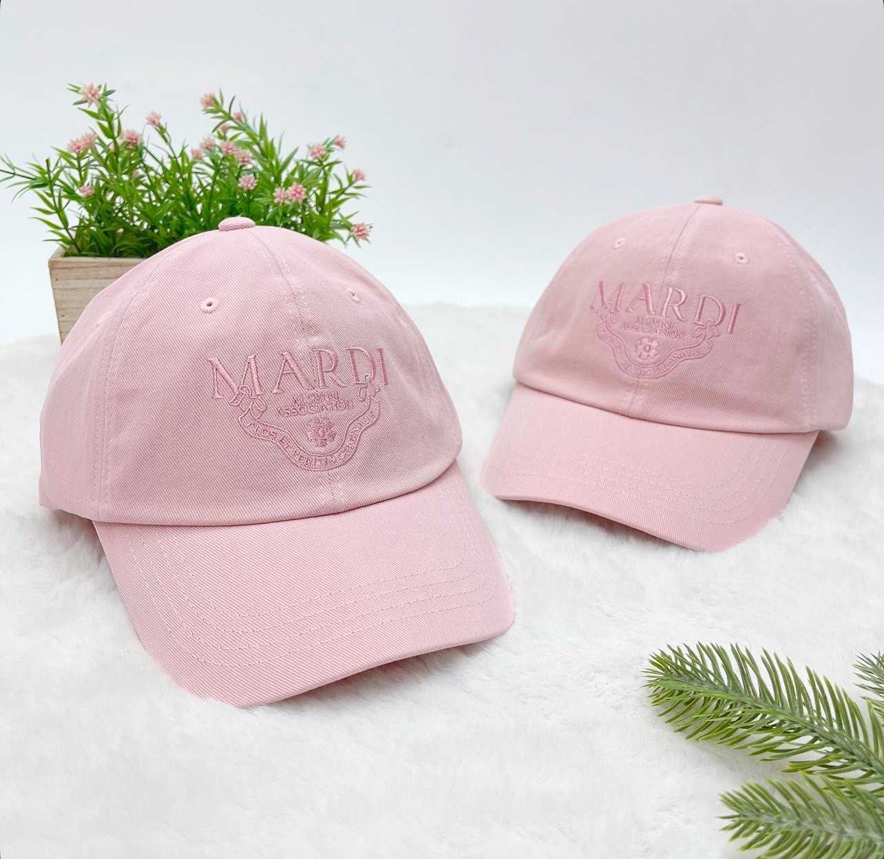 Mardi Alumni Classique Cap (Light Pink)