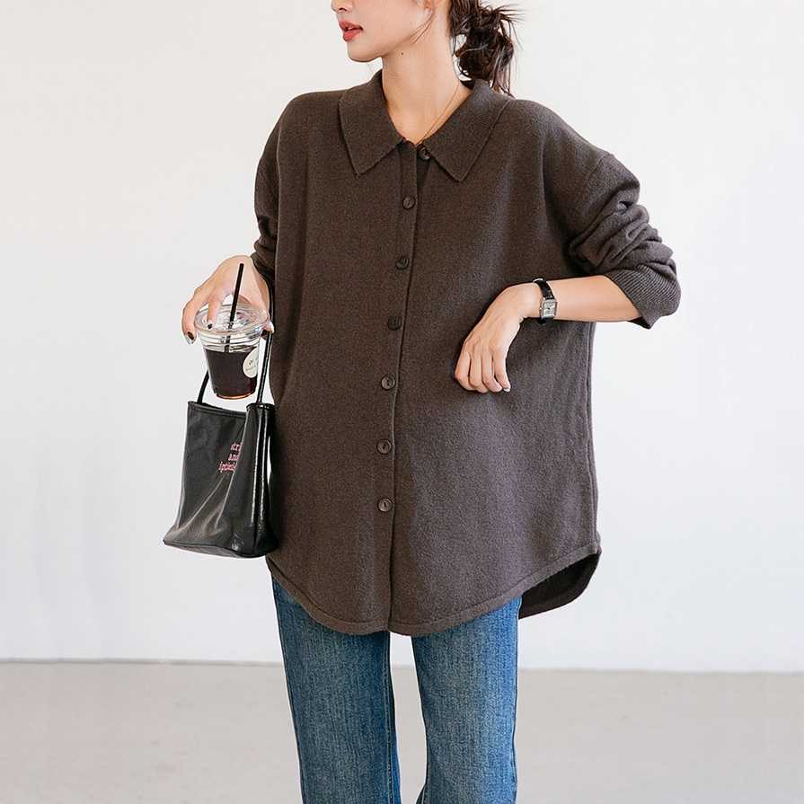 เสื้อไหมพรมทรง oversize แบบเรียบๆสีสวยๆน่าใส่มากๆ ผ้านิ่มนุ่มมากๆใส่สบายและยืดให้ตัวได้ดี - สีน้ำตาล