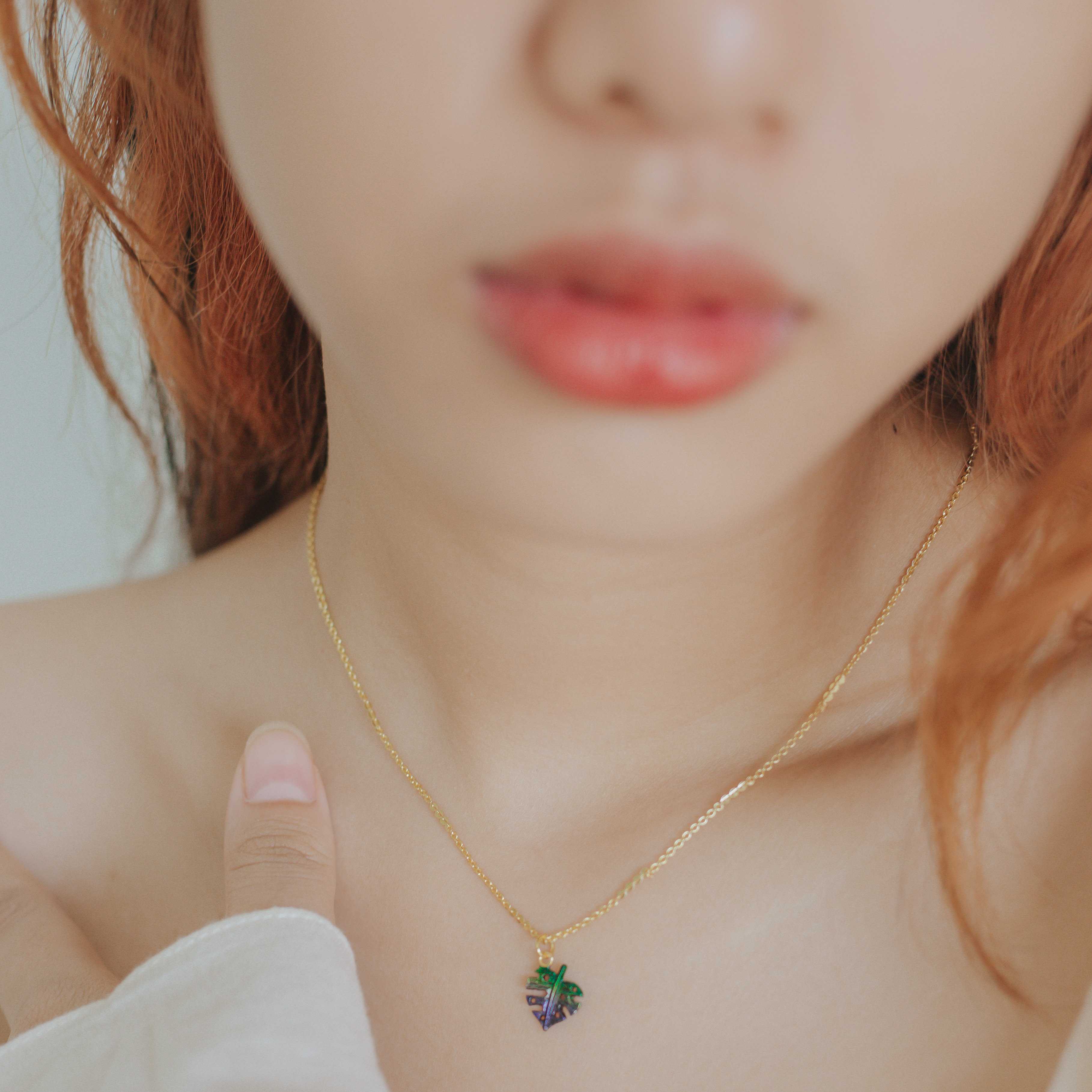 Necklace /สร้อยคอจี้รูปใบไม้