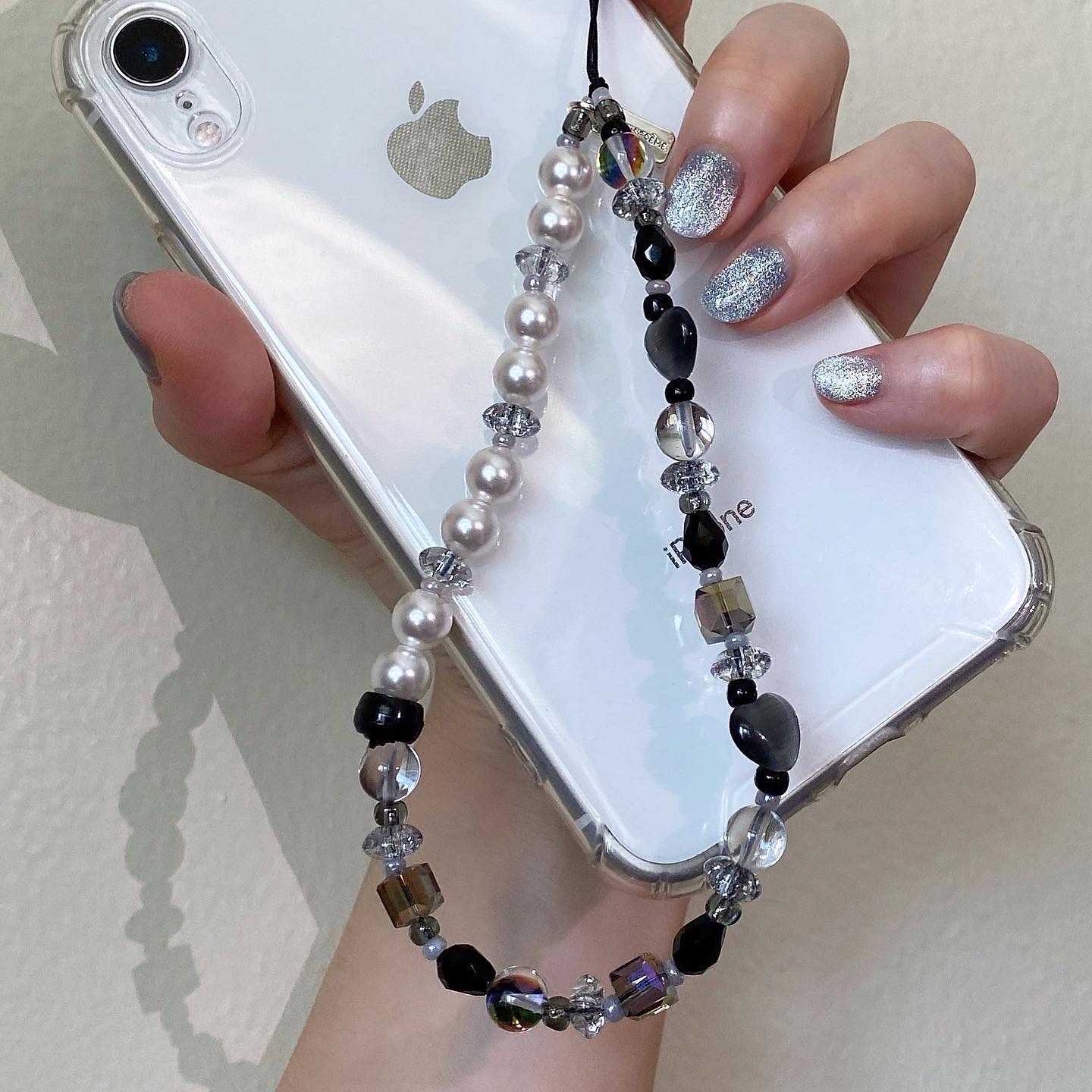 HEARTS & PEARLS PHONE STRAP